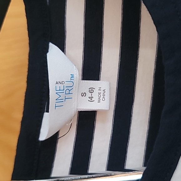 Pre owned Walmart Time and Tru Sleeveless T Shirt - Picture 5 of 7